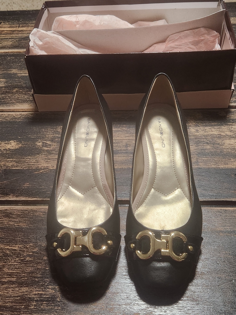 Bandolino Louise Black Dress Pumps with Gold Buckle - Size 7.5 (EUC)